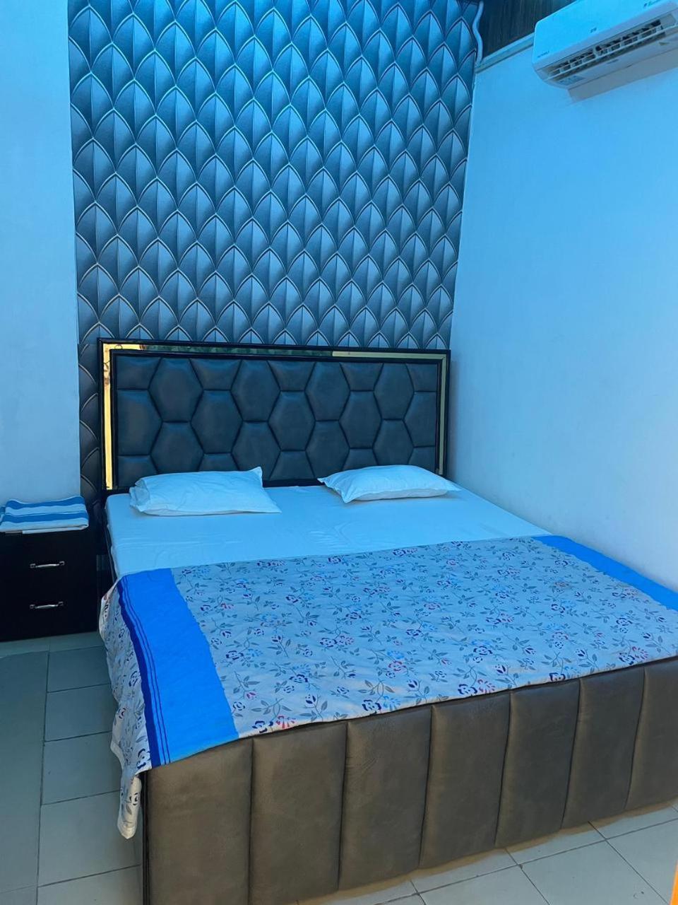 فندق Hari Krishnam Residency ماثورا المظهر الخارجي الصورة